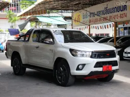 2017 Toyota HILUX REVO 2.8 G 4WD Smart Cab Pickup