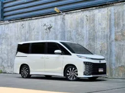 Toyota Voxy Hybrid S-Z 2024