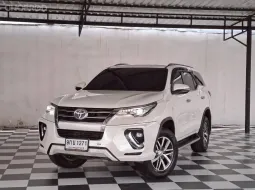 TOYOTA NEW FORTUNER 2.4 V.2WD.เบาะไฟฟ้า DISC 4 ล้อ เกียร์ออโต้ ปี 2019 จด 2020 (รถบ้าน มือเดียว)