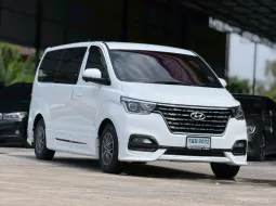 Hyundai H-1 2.5 Deluxe 2019 ออปชั่นครบ พร้อมใช้งาน