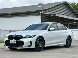 2023 BMW 3 Series 2.0 330e รถเก๋ง 4 ประตู รถสวย ไมล์น้อย 20,000 km มือเดียวป้ายแดง 