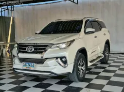 TOYOTA NEW FORTUNER 2.4 V.2WD.เบาะไฟฟ้า DISC 4 ล้อ เกียร์ออโต้ ปี 2018 (ไม่ขายป้ายทะเบียน)
