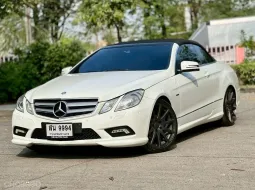 Mercedes Benz E250  CGI Cabriolet เปิดประทุนไฟฟ้า เครื่องยนต์: เบนซิน เกียร์: ออโต้ ปี: 2011 สี: ขาว