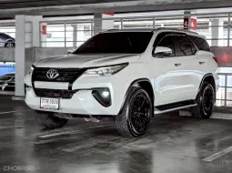 Toyota Fortuner 2.4 V 2018 รถ SUV สภาพดี ไมล์น้อย