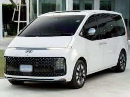 HYUNDAI STARIA 2.2 TOP /SUNROOF ปี 2022 สีขาว
