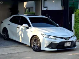 Toyota Camry 2.5 HEV Premium Luxury ปี 2022 รถมือสองสภาพดี ไมล์น้อย 