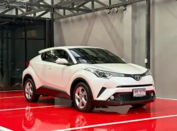 2019 TOYOTA CHR 1.8 MID รุ่น TOP เบนซิน รถมือเดียวป้ายแดง วิ่งน้อย สภาพป้ายแดง ไม่มีอุบัติเหตุครับ