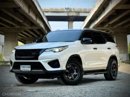 2015 Toyota Fortuner 2.8 V SUV ดาวน์ 0%