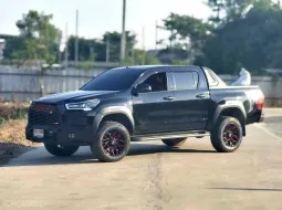 TOYOTA HILUX REVO 4 ประตูยกสูง / เกียร์ออโต้ / ตัว Entry 2.4 ปี 2024 สีดำ 