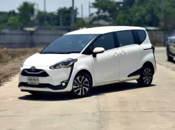 TOYOTA SIENTA 1.5 V ปี 2020 สีขาว