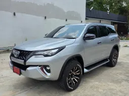 Toyota Fortuner 2.4 V ปี 2019 รถบ้าน มือเดียว ไมล์น้อย 2,700 km. 