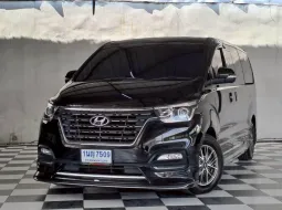 HYUNDAI NEW H1 2.5 DULUXE DAIMOND เกียร์ออโต้ ปี 2020 จด 2021