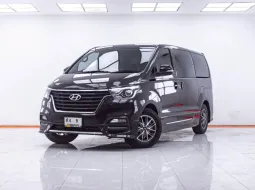 1F374 HYUNDAI H-1 2.5 ELITE 2022