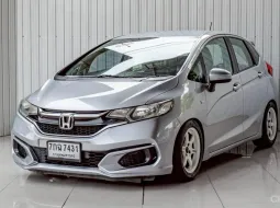 HONDA JAZZ 1.5 i-VTEC S เกียร์MT ปี 2018 สีเทา โฉม ปี14-ปัจจุบัน