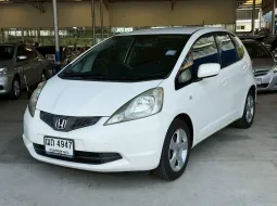 Honda Jazz 1.5VTEC รุ่นรอง Top ปี 2008 สีขาว