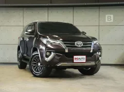 2017 Toyota FORTUNER 2.8 V 4WD SUV AT ไมล์แท้ มีของแต่งเพิ่มสมรรถนะการขับขี่ B6615