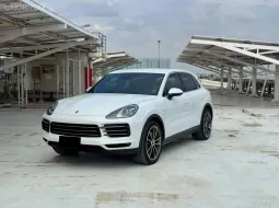 Porsche Cayenne 3.0 E-Hybrid 2018 รถสวย ไมล์แท้  70,000 km . ออกศูนย์ AAS  