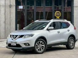 รถครอบครัวราคาถูก Nissan X-Trail 2.5V 4x4WD SUNROOF ปี 2015 