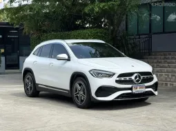 2022 BENZ GLA 200 AMG รถมือเดียว สภาพป้ายแดง วิ่งเพียง 6X,XXX กม เข้าศูนย์ตลอด รถไม่มีอุบัติเหตุครับ