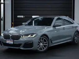BMW 5 Series 2.0 520d 2022 รถสวยวารันตีเหลือ ไมล์น้อย เจ้าของขายเอง  