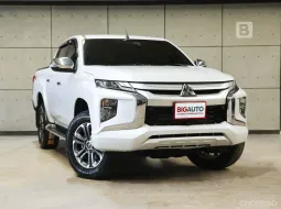 2019 Mitsubishi TRITON 2.4 GT Premium 4WD MT ไมล์แท้ 3 หมื่น สเปกนี้หายากมาก มือแรกจากป้ายแดง B9019