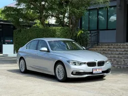 2017 BMW 320D F30 LCI  รถมือเดียวออกป้ายแดง รถวิ่งน้อย เข้าศูนย์ทุกระยะ รถไม่เคยมีอุบัติเหตุครับ