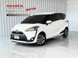  Toyota Sienta 1.5 V รถเก๋ง 5 ประตู 