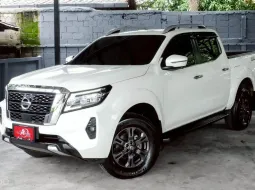 NISSAN NAVARA 2.3 สี่ประตู CALIBRE ตัวV TOP ปี2021(แท้) MNC เกียร์ AUTO สีขาว