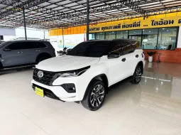 Toyota Fortuner Commander 2.4 V 2022 รถครอบครัว 7 ที่นั่ง ฟรีดาวน์ออกรถ 0 บาท