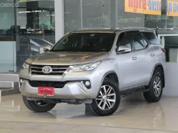 Toyota Fortuner 2.8 V ปี 2016 รถบ้านมือเดียว ไมล์น้อยเข้าศูนย์ตลอด สวยเดิมทั้งคัน ออกรถ0บาท