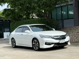 2017 HONDA ACCORD HYBRID TECH MNC รถสวย วิ่งเพียง 106,000กม เข้าศูนย์ตลอด รถไม่มีอุบัติเหตุครับ