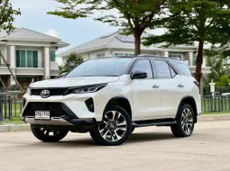 Toyota Fortuner 2.4 Legender ปี 2021 มือเดียว ไมล์น้อย  30,000 km. 