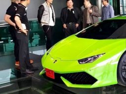  โดม-ปกรณ์-ลัม ถอยรถซุปเปอร์คาร์ Lamborghini Huracan รุ่นใหม่ล่าสุด