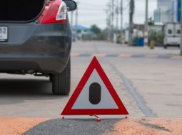  10 สัญญาณเตือนภัยรถของคุณ น่าเป็นห่วง!