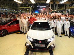  สำเร็จ! Honda Civic Type R คันแรก ออกจากสายการผลิตแล้ว