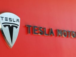  Tesla ขอถอนตัว Motor Expo 2015 หลังโดนอเมริการ้องเรียนยังไม่ได้สิทธิ์ตัวแทน