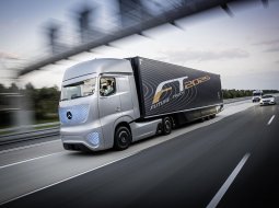  Mercedes Benz Future Truck 2025 รถบรรทุกต้นแบบรุ่นใหม่ ล้ำสมัยสุดๆ