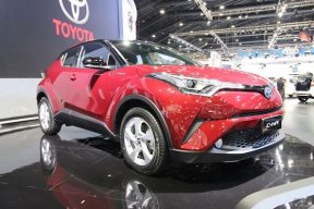 ราคา Toyota C-HR 2024: ราคาและตารางผ่อน โตโยต้า ซี-เอชอาร์ เดือนเมษายน 2567