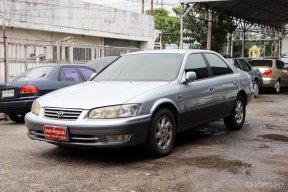 2001 Toyota CAMRY 2.2 GXi รถเก๋ง 4 ประตู 