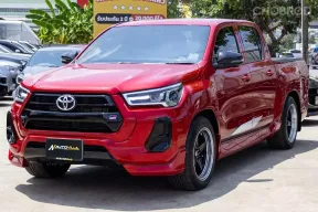 2022 Toyota Hilux Revo 2.8 GR Sports A/T สวยหรูมาก รถกระบะ 4 ประตู เกียร์ออโต้ นั่งได้ทั้งครอบครัว