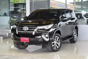 Toyota Fortuner 2.8V 4WD ปี2016 ไมล์แท้6*,***โล รถบ้านมือเดียว สวยเดิมทั้งคันรับประกัน ยางสวย ฟรีดาว