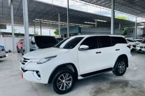 TOYOTA FORTUNER 2.4 V 4WD ปี 2019 รถบ้าน มือแรกออกห้าง ไมล์น้อย เช็คศูนย์ตลอด รับประกันตัวถังสวย