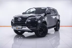 1C242 TOYOTA FORTUNER 2.4 V MNC AT 2021