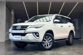 2015 Toyota Fortuner 2.8 V 4WD SUV ออกรถ 0 บาท