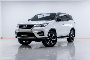 5B027 Toyota Fortuner 2.8 TRD Sportivo 4WD SUV 2019 