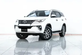 2A568 Toyota Fortuner 2.4 V SUV 2018 