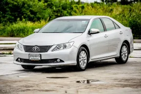 2013 Toyota CAMRY 2.0 รถเก๋ง 4 ประตู 