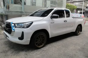 2024 TOYOTA REVO CAB 2.4 ENTRY เกียร์AUTO สีขาว วิ่งน้อย 7,984 กม. รถสวยสภาพใหม่ มือเดียว ฟรีดาวน์