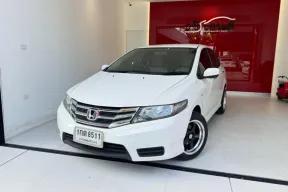 2013 Honda CITY 1.5 i-VTEC รถเก๋ง 4 ประตู 