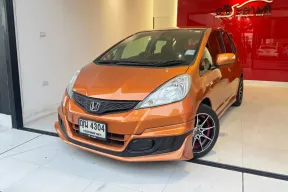 2011 Honda JAZZ 1.5 i-VTEC รถเก๋ง 5 ประตู 